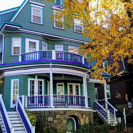 The Coolidge Corner Guest House: A Brookline Bed And Breakfast Exterior photo