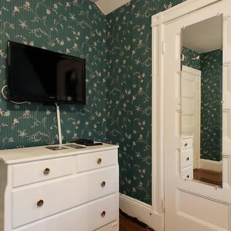 The Coolidge Corner Guest House: A Brookline Bed And Breakfast Exterior photo