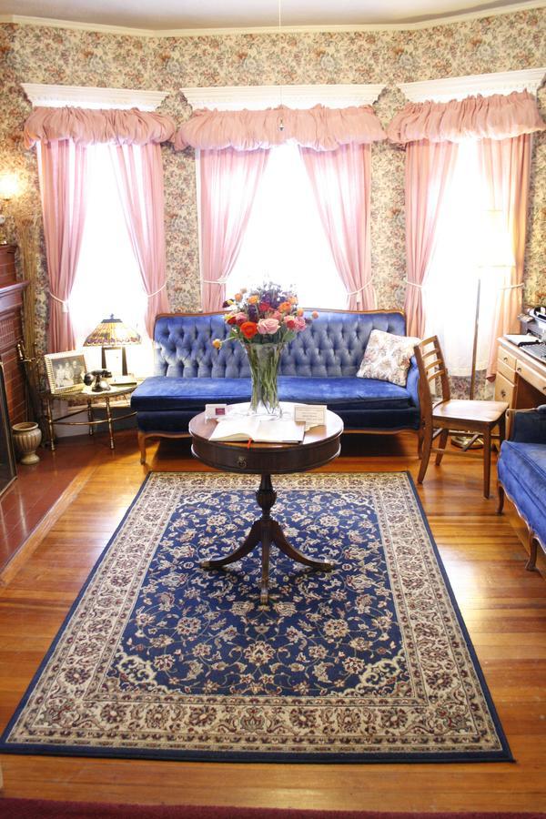 The Coolidge Corner Guest House: A Gasthof