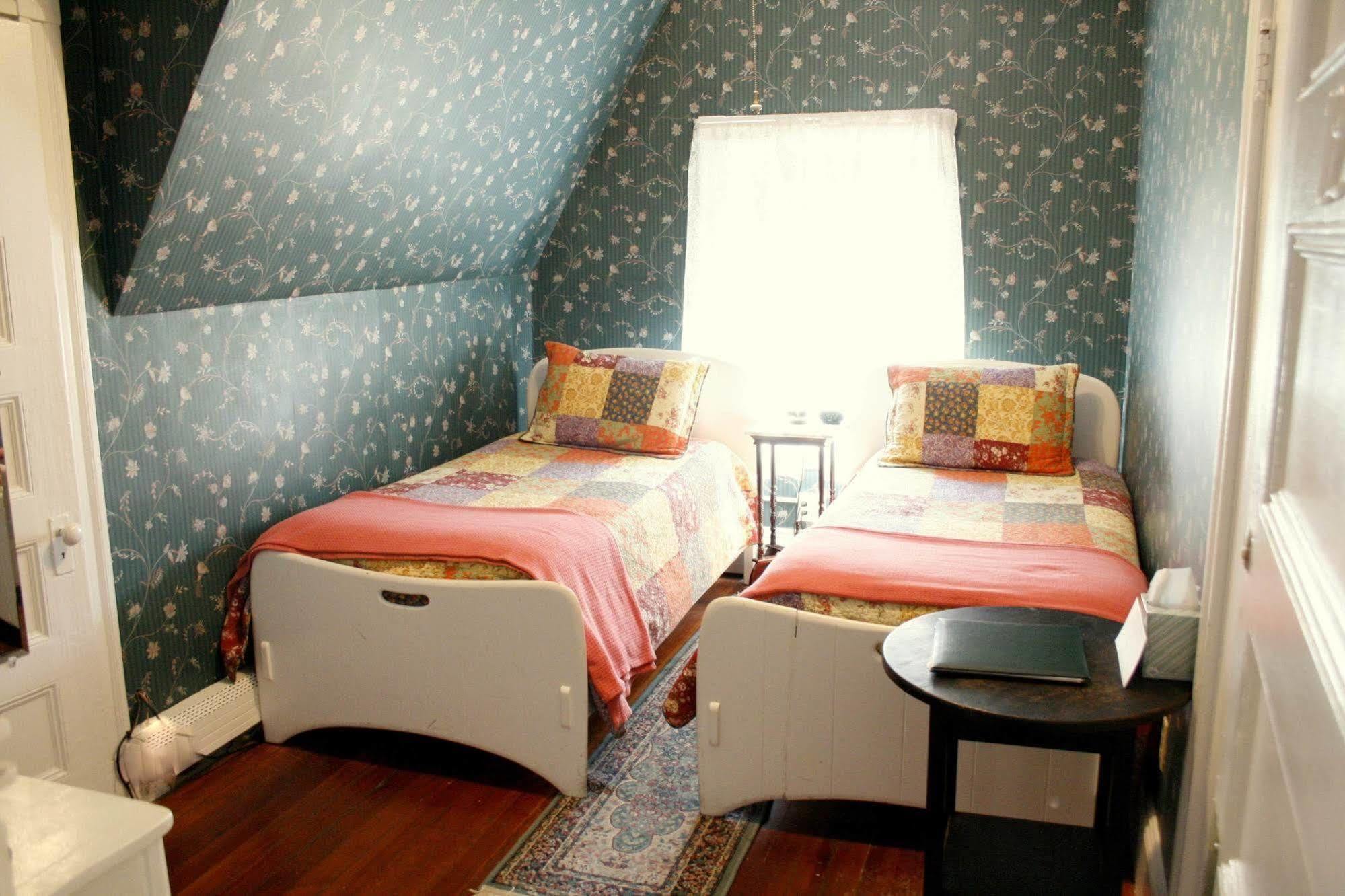 Gasthof The Coolidge Corner Guest House: A Brookline